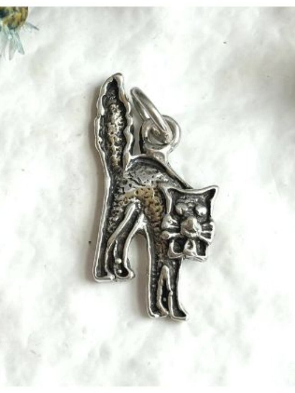 Frightened Cat / Kitty Figural Tiny Sterling Silver 925 Vintage Pendant